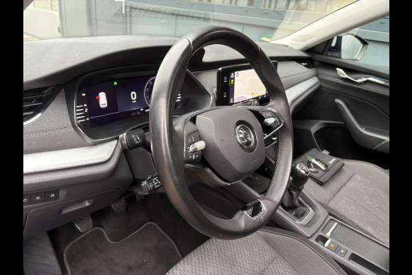 Škoda Octavia Combi 1.5 TSi 150pk First Edition SCHUIFDAK/VIRTUAL/CARPLAY/TREKHAAK/18INCH/STOELVERWARMING