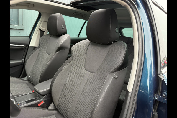 Škoda Octavia Combi 1.5 TSi 150pk First Edition SCHUIFDAK/VIRTUAL/CARPLAY/TREKHAAK/18INCH/STOELVERWARMING