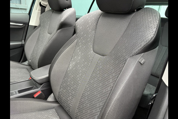 Škoda Octavia Combi 1.5 TSi 150pk First Edition SCHUIFDAK/VIRTUAL/CARPLAY/TREKHAAK/18INCH/STOELVERWARMING