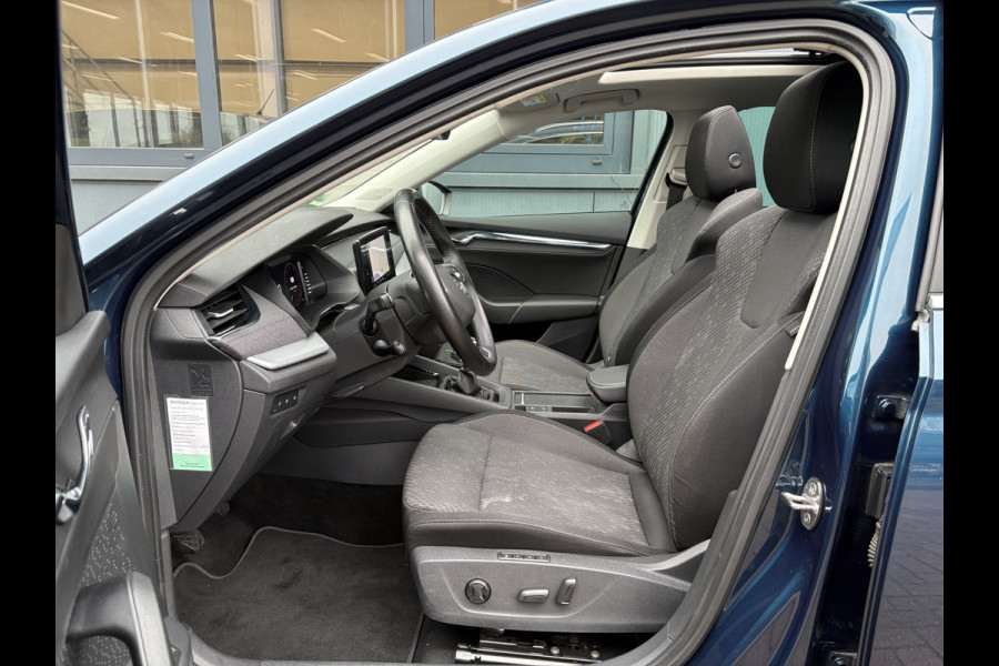 Škoda Octavia Combi 1.5 TSi 150pk First Edition SCHUIFDAK/VIRTUAL/CARPLAY/TREKHAAK/18INCH/STOELVERWARMING