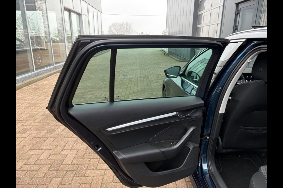 Škoda Octavia Combi 1.5 TSi 150pk First Edition SCHUIFDAK/VIRTUAL/CARPLAY/TREKHAAK/18INCH/STOELVERWARMING