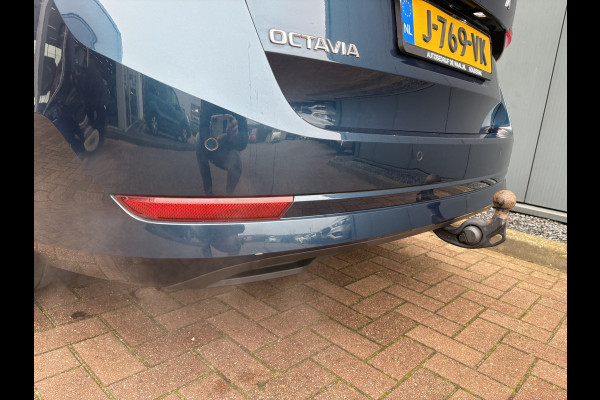 Škoda Octavia Combi 1.5 TSi 150pk First Edition SCHUIFDAK/VIRTUAL/CARPLAY/TREKHAAK/18INCH/STOELVERWARMING