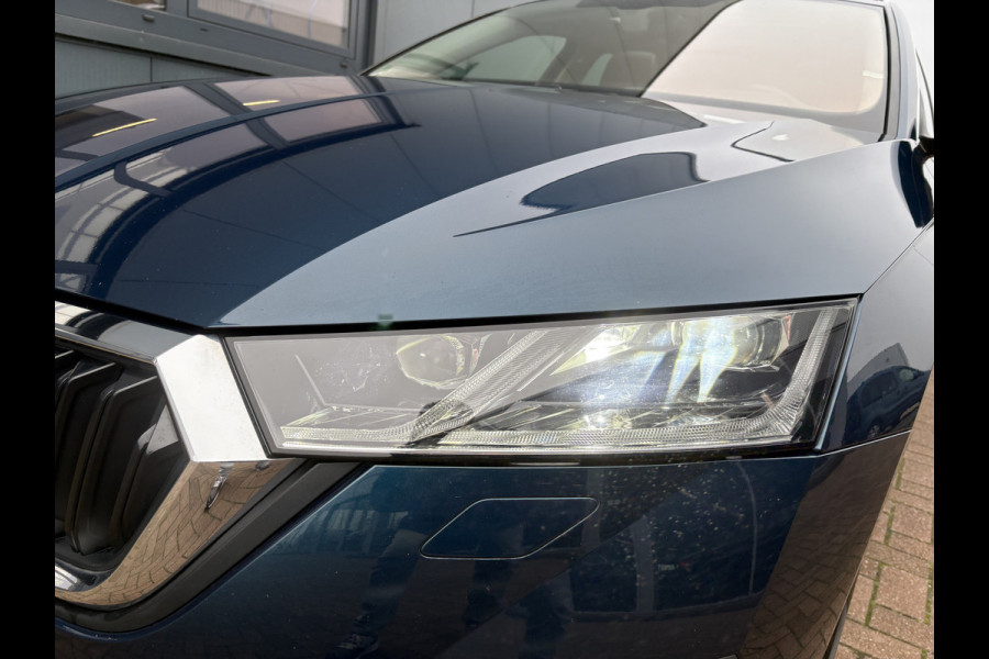 Škoda Octavia Combi 1.5 TSi 150pk First Edition SCHUIFDAK/VIRTUAL/CARPLAY/TREKHAAK/18INCH/STOELVERWARMING