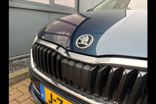 Škoda Octavia Combi 1.5 TSi 150pk First Edition SCHUIFDAK/VIRTUAL/CARPLAY/TREKHAAK/18INCH/STOELVERWARMING