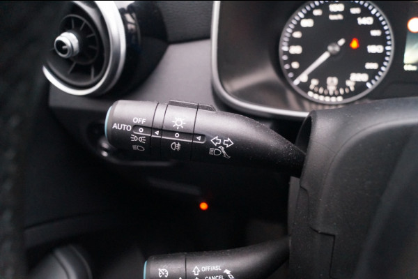 MG ZS EV Luxury 45kWh -PANO-LEER-NAVI-