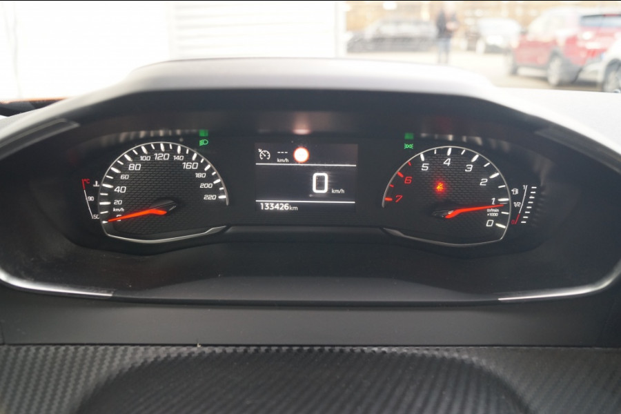 Peugeot 2008 1.2 PureTech Active Pack -NAVI-ECC-PDC-TREKHAAK-