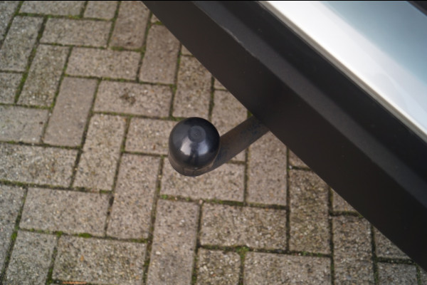 Peugeot 2008 1.2 PureTech Active Pack -NAVI-ECC-PDC-TREKHAAK-