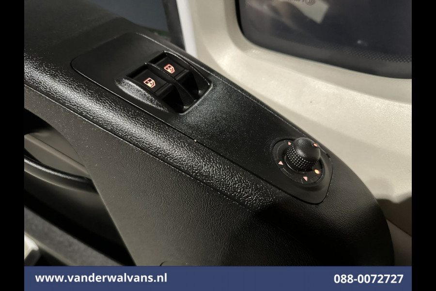 Peugeot Boxer 2.2 BlueHDi 141pk Bakwagen Laadklep Euro6 Airco | 985kg laadvermogen | Cruisecontrol Bijrijdersbank