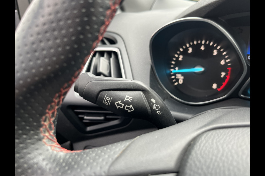 Ford Kuga 1.5 EcoBoost ST Line 150pk/110kW 6-bak | E-Trekhaak | Bi-Xenon | Dodehoek | Camera |