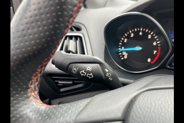 Ford Kuga 1.5 EcoBoost ST Line 150pk/110kW 6-bak | E-Trekhaak | Bi-Xenon | Dodehoek | Camera |