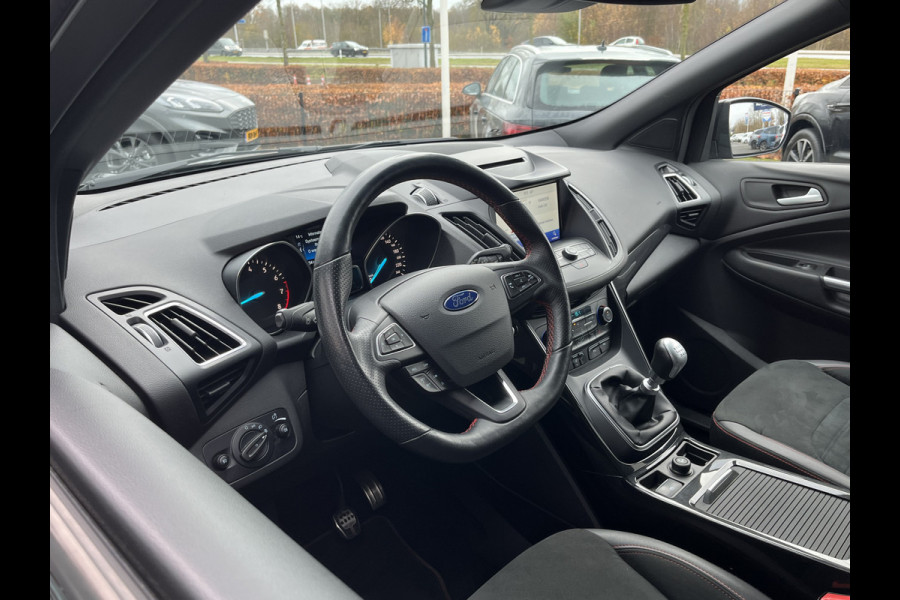 Ford Kuga 1.5 EcoBoost ST Line 150pk/110kW 6-bak | E-Trekhaak | Bi-Xenon | Dodehoek | Camera |
