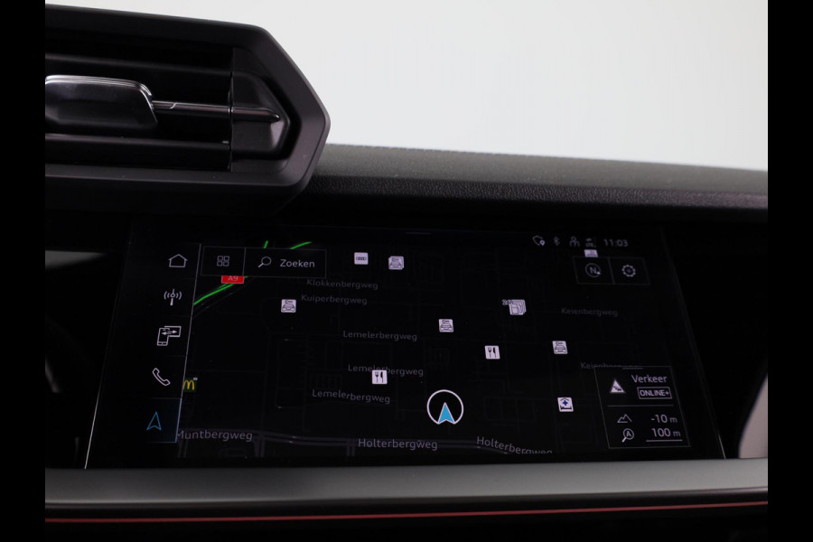 Audi A3 Sportback 35 TFSI S edition 150pk| Panoramadak | 18 inch Lichtmetalen velgen | Apple carplay-/ Android auto | Stoelverwarming
