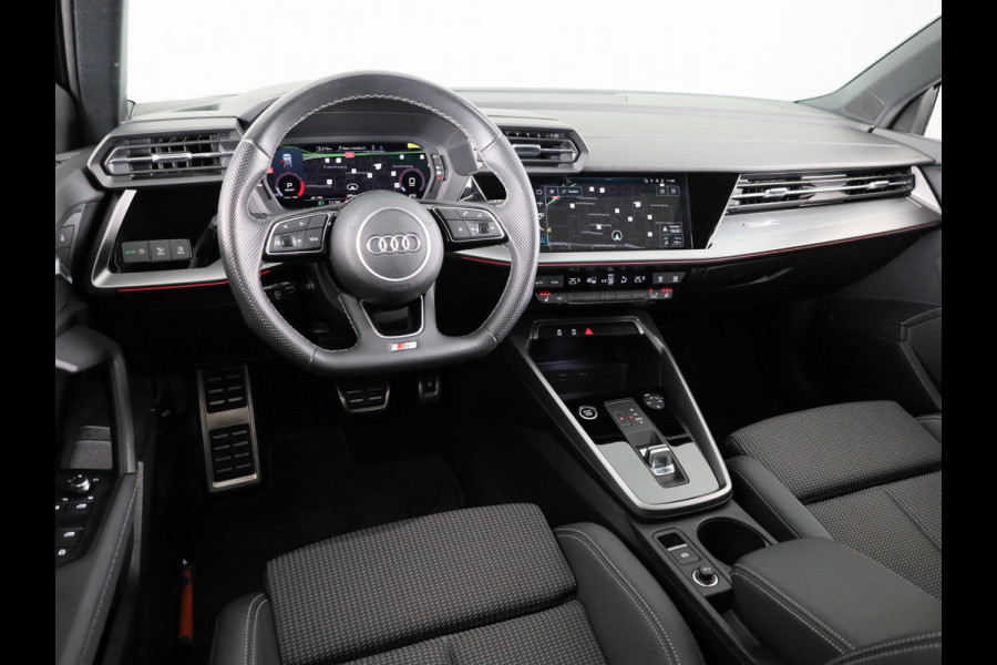 Audi A3 Sportback 35 TFSI S edition 150pk| Panoramadak | 18 inch Lichtmetalen velgen | Apple carplay-/ Android auto | Stoelverwarming