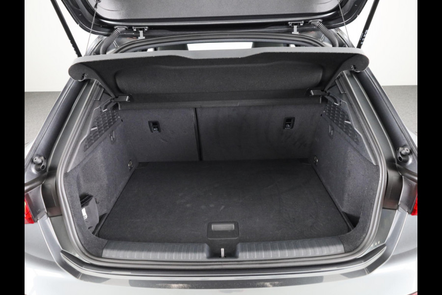 Audi A3 Sportback 35 TFSI S edition 150pk| Panoramadak | 18 inch Lichtmetalen velgen | Apple carplay-/ Android auto | Stoelverwarming