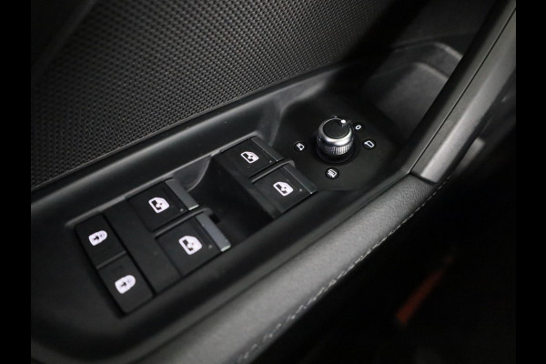 Audi A3 Sportback 35 TFSI S edition 150pk| Panoramadak | 18 inch Lichtmetalen velgen | Apple carplay-/ Android auto | Stoelverwarming