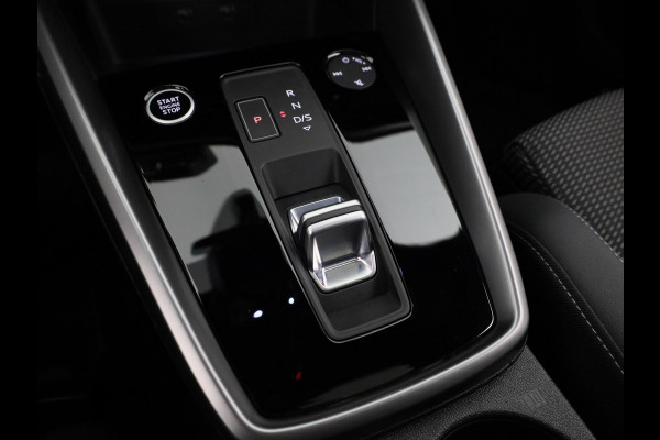 Audi A3 Sportback 35 TFSI S edition 150pk| Panoramadak | 18 inch Lichtmetalen velgen | Apple carplay-/ Android auto | Stoelverwarming