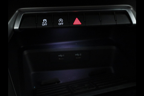 Audi A3 Sportback 35 TFSI S edition 150pk| Panoramadak | 18 inch Lichtmetalen velgen | Apple carplay-/ Android auto | Stoelverwarming