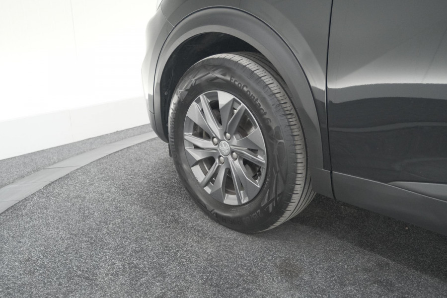 Peugeot 2008 PureTech 130 EAT8 Active | Parkeersensoren | Navigatie | Apple Carplay