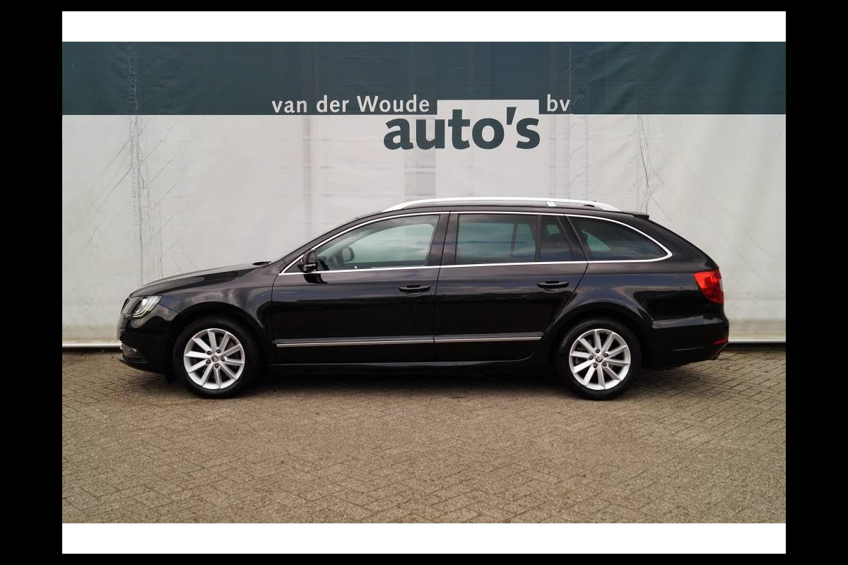 Škoda Superb Combi 1.6 TDI Champs Elysees -NAVI-XENON-PDC-