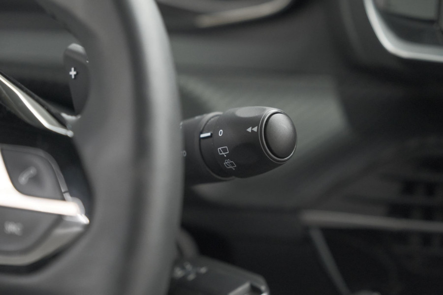 Peugeot 2008 PureTech 130 EAT8 Active | Parkeersensoren | Navigatie | Apple Carplay