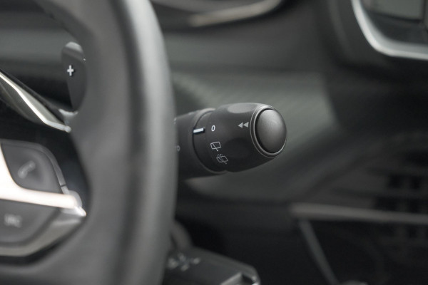 Peugeot 2008 PureTech 130 EAT8 Active | Parkeersensoren | Navigatie | Apple Carplay
