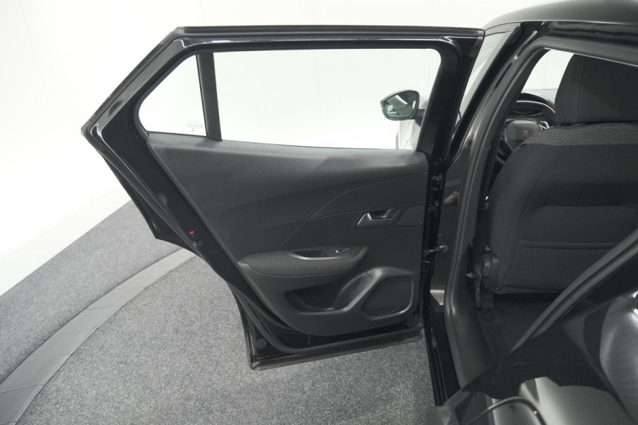 Peugeot 2008 PureTech 130 EAT8 Active | Parkeersensoren | Navigatie | Apple Carplay
