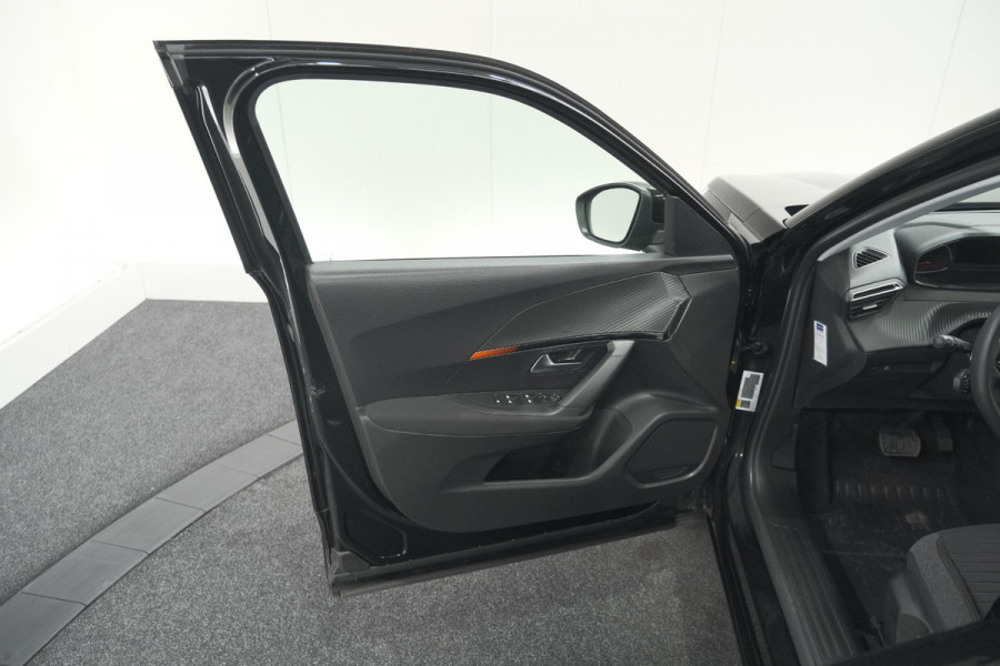 Peugeot 2008 PureTech 130 EAT8 Active | Parkeersensoren | Navigatie | Apple Carplay