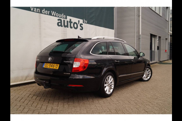 Škoda Superb Combi 1.6 TDI Champs Elysees -NAVI-XENON-PDC-