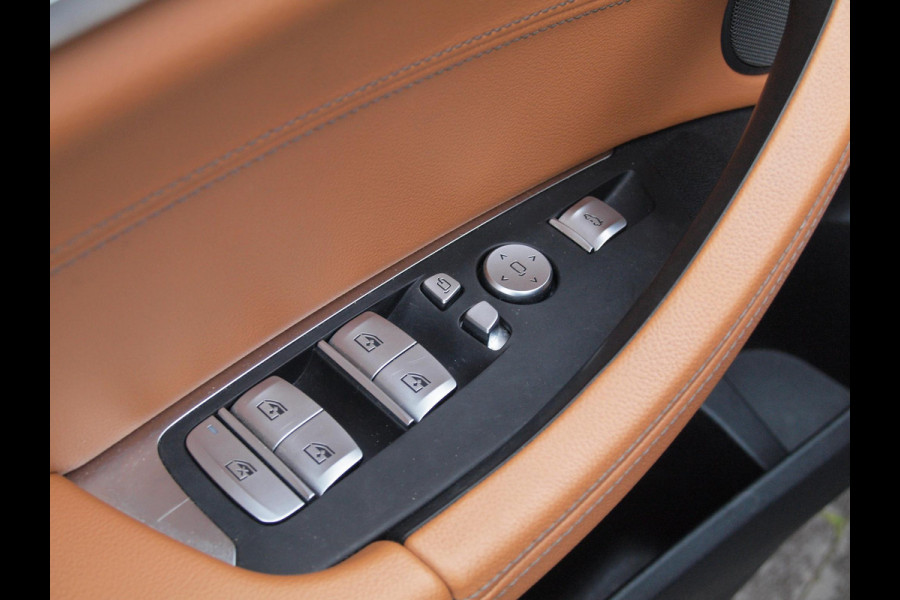 BMW iX3 High Executive 80 kWh | Panoramadak | 360 Camera | Trekhaak | Sfeerverlichting | Head-Up Display | Harman Kardon |