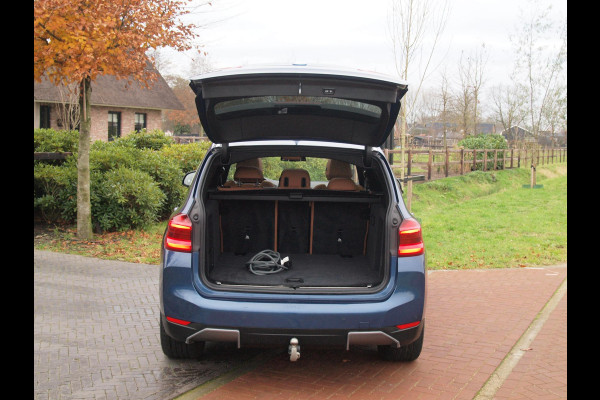 BMW iX3 High Executive 80 kWh | Panoramadak | 360 Camera | Trekhaak | Sfeerverlichting | Head-Up Display | Harman Kardon |