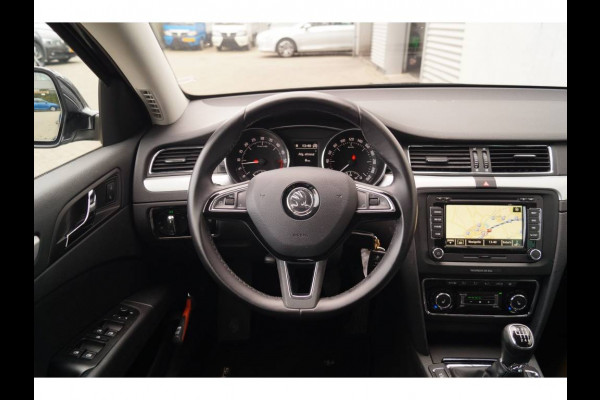 Škoda Superb Combi 1.6 TDI Champs Elysees -NAVI-XENON-PDC-