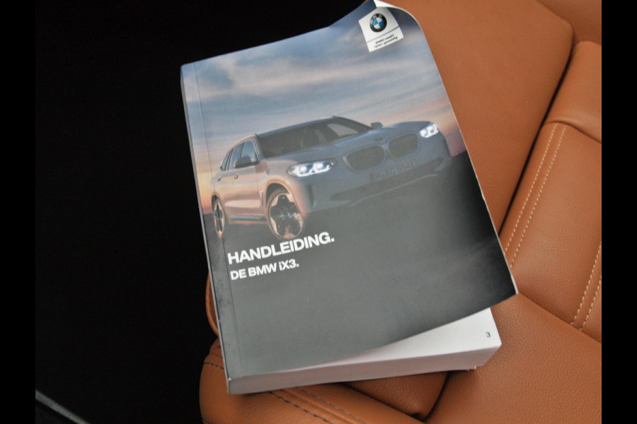 BMW iX3 High Executive 80 kWh | Panoramadak | 360 Camera | Trekhaak | Sfeerverlichting | Head-Up Display | Harman Kardon |