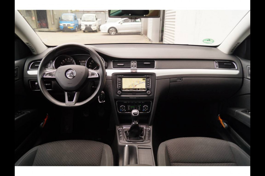 Škoda Superb Combi 1.6 TDI Champs Elysees -NAVI-XENON-PDC-