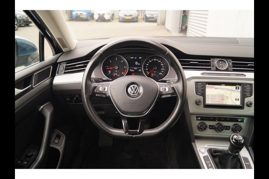 Volkswagen Passat 1.6 TDI Business Edition -NAVI-PDC-ECC-LED-