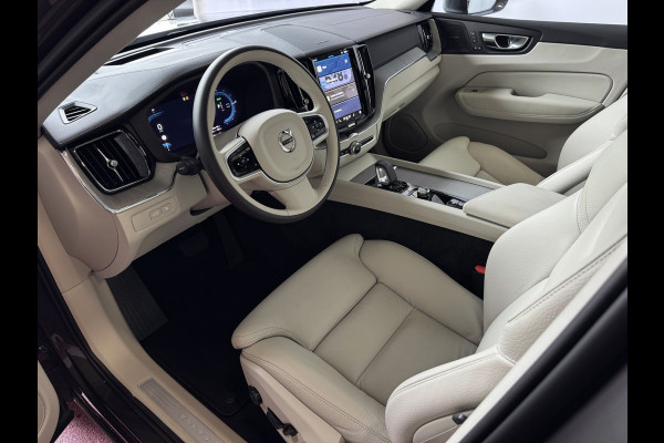 Volvo XC60 2.0 T6 350 PK CREME.LEER PHEV SCHUIFDAK AWD ULTRA BRIGHT LONG RANGE PANO HARMAN/KARDON HEADUP ELEK.KLEP phev . panorama pano