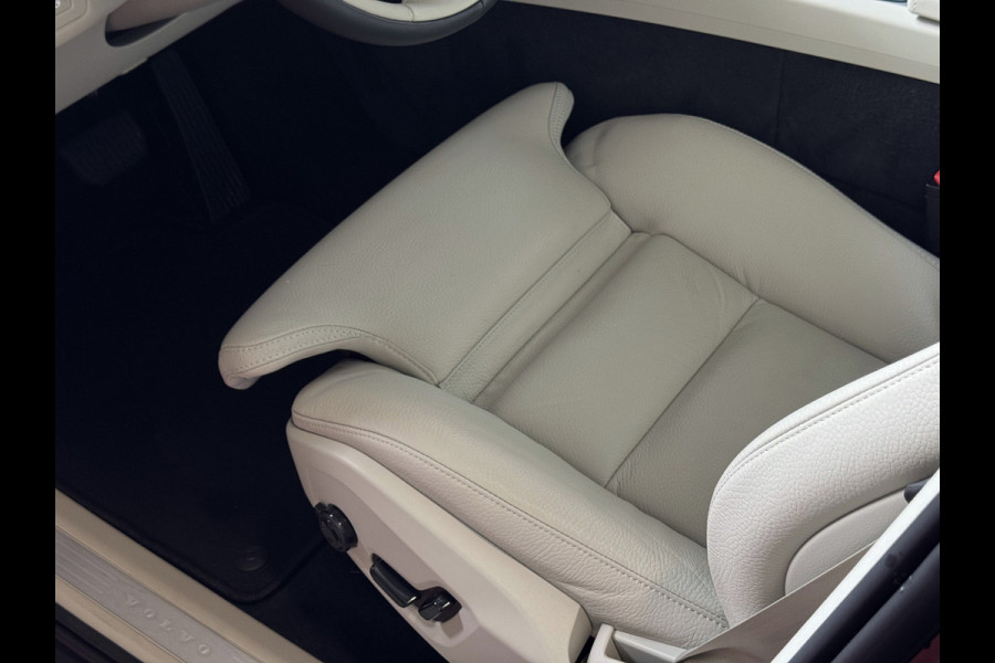 Volvo XC60 2.0 T6 350 PK CREME.LEER PHEV SCHUIFDAK AWD ULTRA BRIGHT LONG RANGE PANO HARMAN/KARDON HEADUP ELEK.KLEP phev . panorama pano
