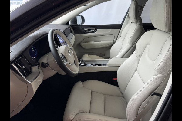 Volvo XC60 2.0 T6 350 PK CREME.LEER PHEV SCHUIFDAK AWD ULTRA BRIGHT LONG RANGE PANO HARMAN/KARDON HEADUP ELEK.KLEP phev . panorama pano