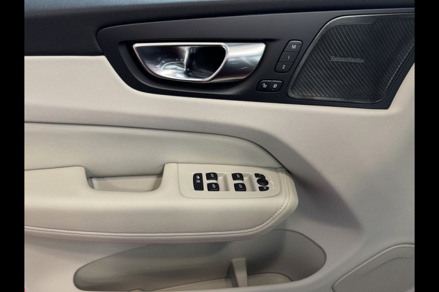 Volvo XC60 2.0 T6 350 PK CREME.LEER PHEV SCHUIFDAK AWD ULTRA BRIGHT LONG RANGE PANO HARMAN/KARDON HEADUP ELEK.KLEP phev . panorama pano