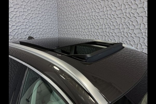 Volvo XC60 2.0 T6 350 PK CREME.LEER PHEV SCHUIFDAK AWD ULTRA BRIGHT LONG RANGE PANO HARMAN/KARDON HEADUP ELEK.KLEP phev . panorama pano