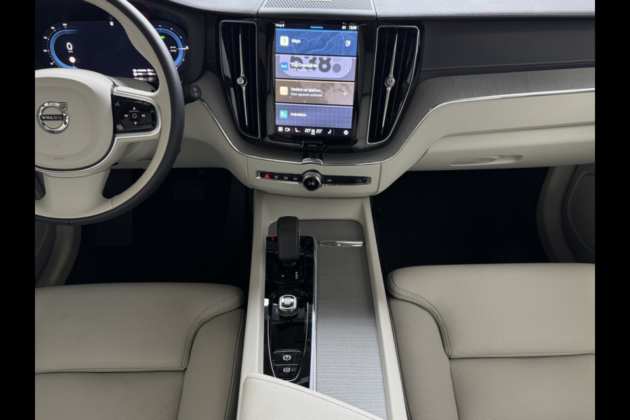 Volvo XC60 2.0 T6 350 PK CREME.LEER PHEV SCHUIFDAK AWD ULTRA BRIGHT LONG RANGE PANO HARMAN/KARDON HEADUP ELEK.KLEP phev . panorama pano