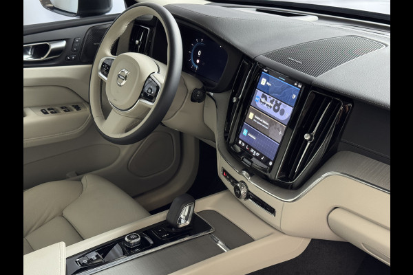 Volvo XC60 2.0 T6 350 PK CREME.LEER PHEV SCHUIFDAK AWD ULTRA BRIGHT LONG RANGE PANO HARMAN/KARDON HEADUP ELEK.KLEP phev . panorama pano
