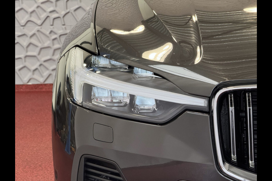 Volvo XC60 2.0 T6 350 PK CREME.LEER PHEV SCHUIFDAK AWD ULTRA BRIGHT LONG RANGE PANO HARMAN/KARDON HEADUP ELEK.KLEP phev . panorama pano