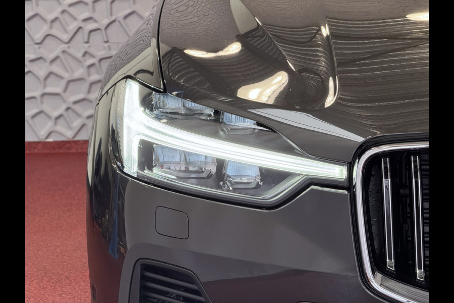 Volvo XC60 2.0 T6 350 PK CREME.LEER PHEV SCHUIFDAK AWD ULTRA BRIGHT LONG RANGE PANO HARMAN/KARDON HEADUP ELEK.KLEP phev . panorama pano