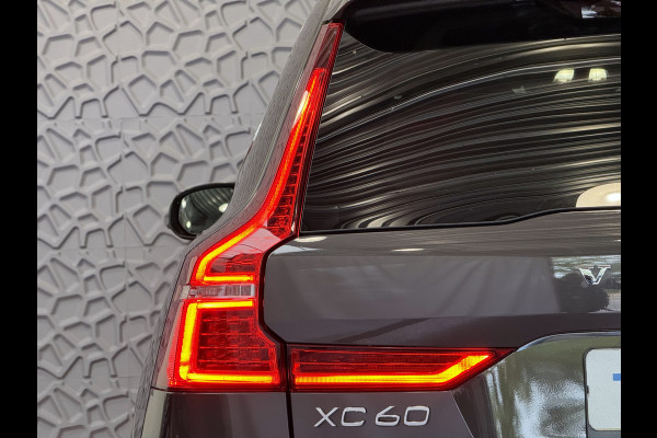 Volvo XC60 2.0 T6 350 PK CREME.LEER PHEV SCHUIFDAK AWD ULTRA BRIGHT LONG RANGE PANO HARMAN/KARDON HEADUP ELEK.KLEP phev . panorama pano