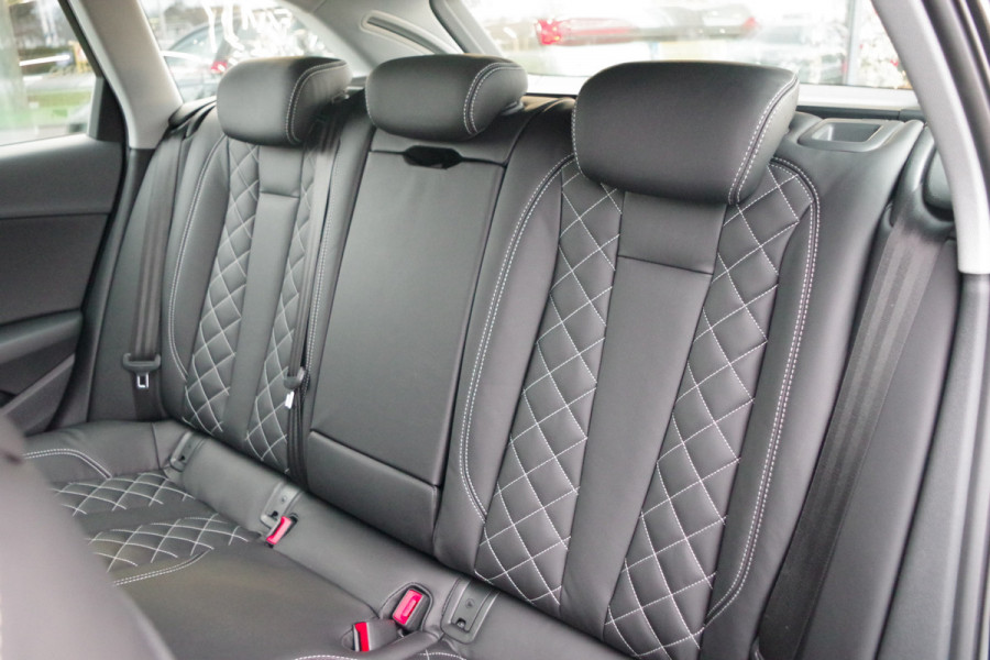 Audi A4 Avant 40 TFSI Automaat 204 PK S-Line Edition, Sportstoelen, Adaptieve Cruise Control, Massage, LED