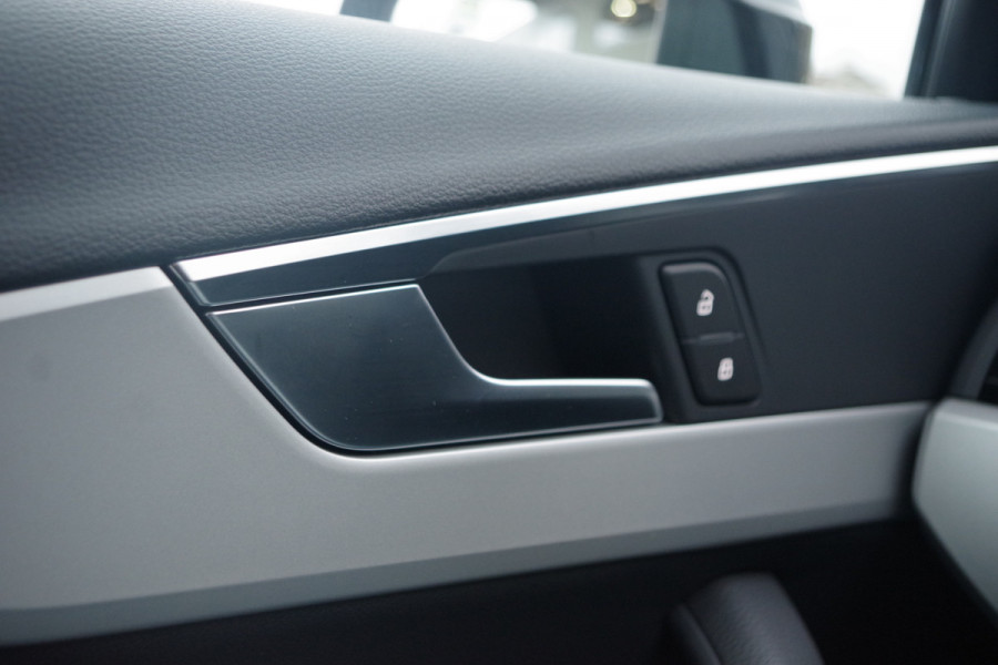 Audi A4 Avant 40 TFSI Automaat 204 PK S-Line Edition, Sportstoelen, Adaptieve Cruise Control, Massage, LED