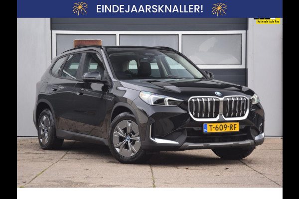 BMW iX1 XDrive30 Launch Edition 67 kWh + 7.757 EURO AAN EXTRA OPTIES!!