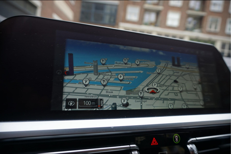 BMW 3-serie 330i Business Edition Plus M-SPORT | BTW | NL AUTO | LASER | LEER | PANORAMADAK | Sfeer | BMW Dealer onderhouden | Topstaat |