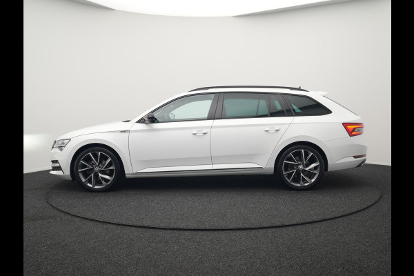Škoda Superb Combi 1.4 TSI iV Sportline Dealer O.H PHEV | Adaptive Cruise | Alcantara Sportstoelen Memory & Verwarmd | Apple Carplay | Sfeerverlichting | Keyless | Blis | Camera | Virtual | Navigatie | DAB |
