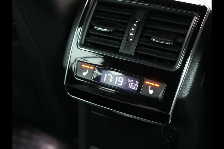 Škoda Superb Combi 1.4 TSI iV Sportline Dealer O.H PHEV | Adaptive Cruise | Alcantara Sportstoelen Memory & Verwarmd | Apple Carplay | Sfeerverlichting | Keyless | Blis | Camera | Virtual | Navigatie | DAB |